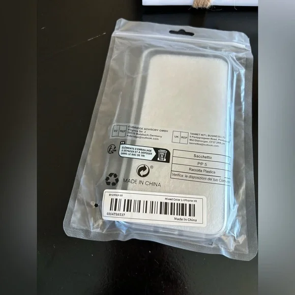 iPhone XR case - Picture 3 of 3